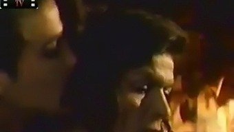 Sıcak Bir Milf Ve Sevgilisiyle Sert Seks Sahnesi